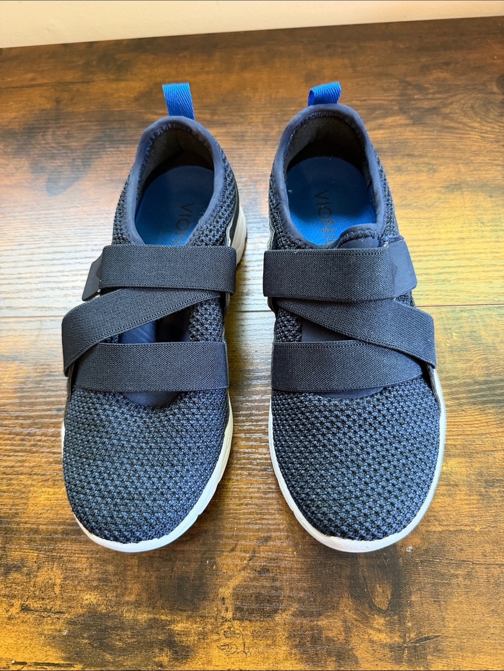 Vionic Aimmy Comfort Sneakers Women Size 6 NWOT